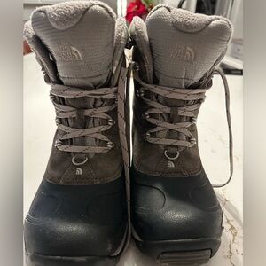 The North Face ChillKat Gray and Black Winter Boots. Size 8